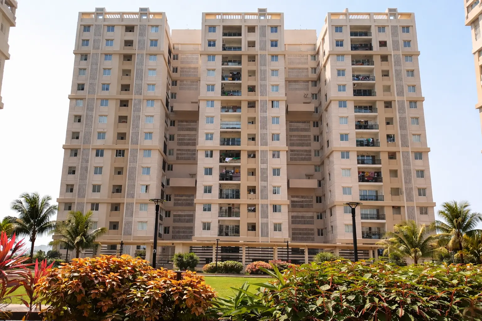 Pacifica Aurum Pride – Exterior View